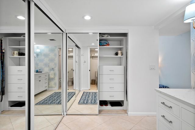 5172 SE Club Way 108, Stuart, FL 34997