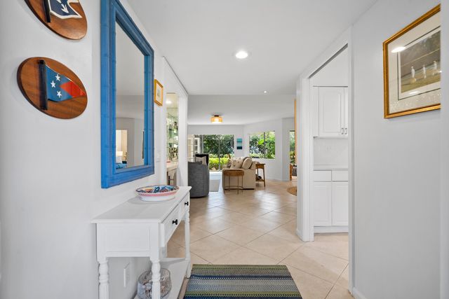 5172 SE Club Way 108, Stuart, FL 34997