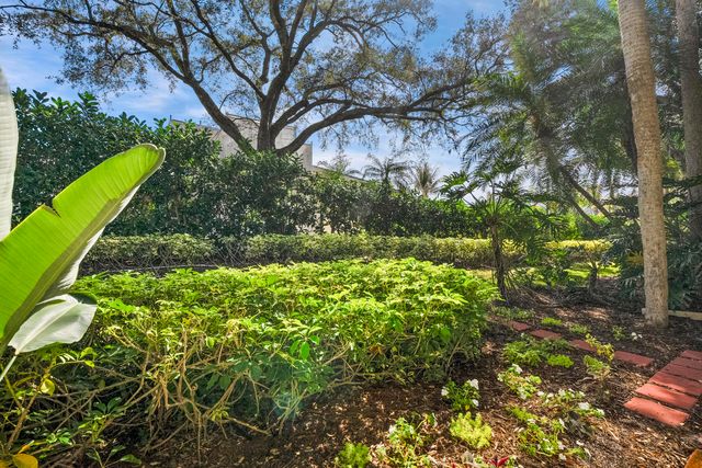 5172 SE Club Way 108, Stuart, FL 34997