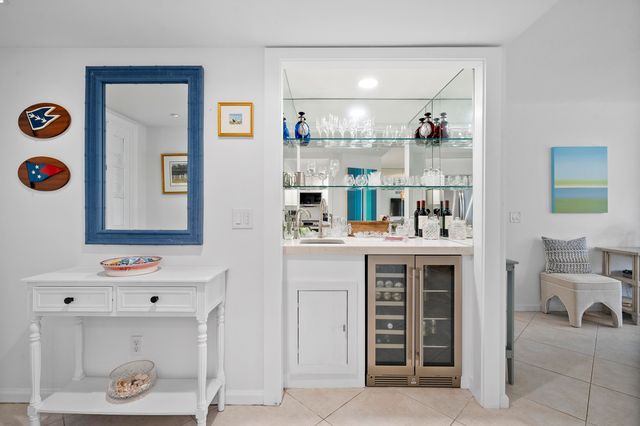 5172 SE Club Way 108, Stuart, FL 34997