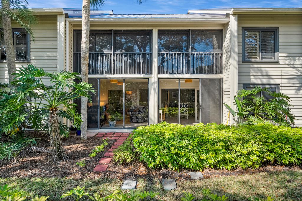 5172 SE Club Way 108, Stuart, FL 34997