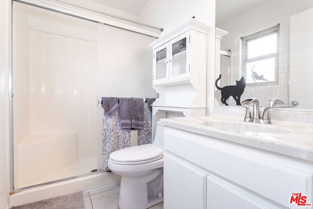 17955 River Circle 1, Canyon Country, CA 91387