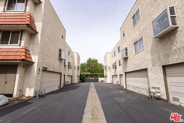 17955 River Circle 1, Canyon Country, CA 91387