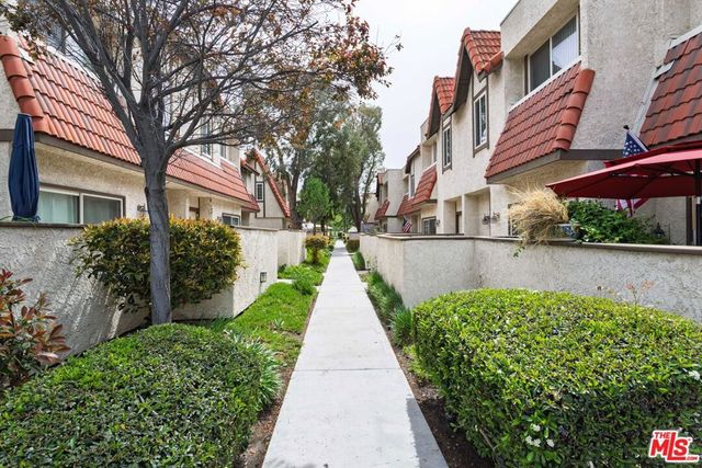 17955 River Circle 1, Canyon Country, CA 91387