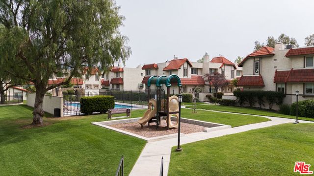 17955 River Circle 1, Canyon Country, CA 91387