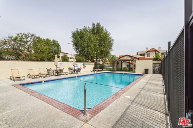 17955 River Circle 1, Canyon Country, CA 91387