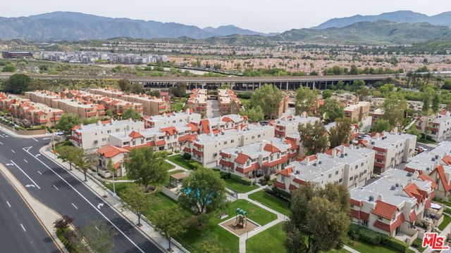 17955 River Circle 1, Canyon Country, CA 91387