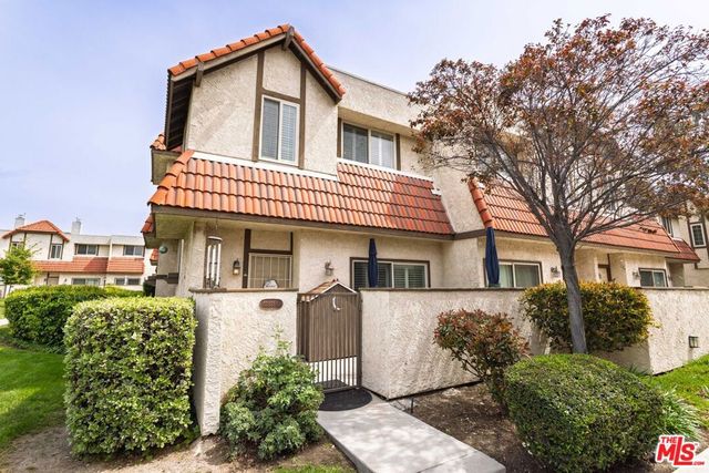 17955 River Circle 1, Canyon Country, CA 91387