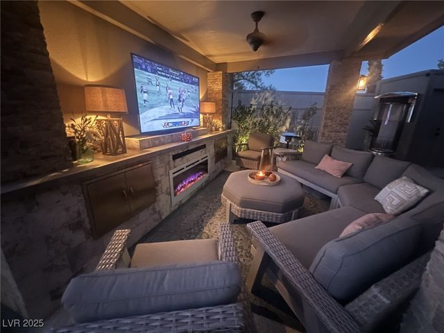 8175 Arville Street 4, Las Vegas, NV 89139