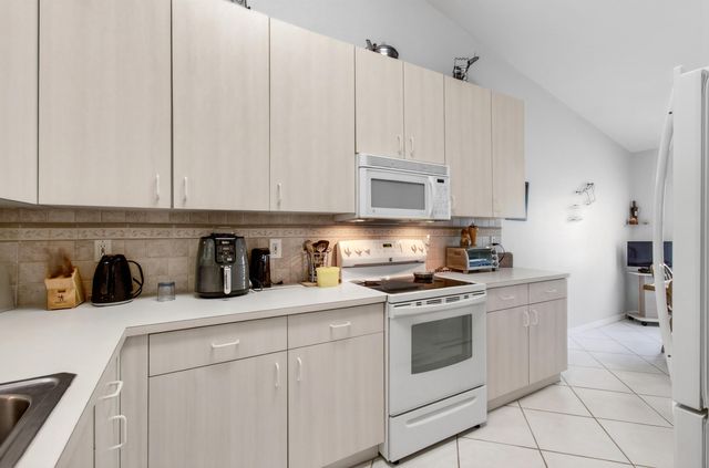 6088 Caladium Road, Delray Beach, FL 33484