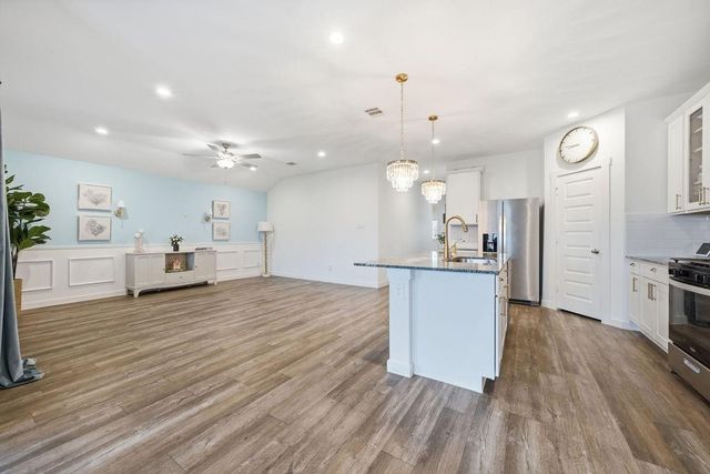 3027 Magnolia Pass Lane, League City, TX 77573