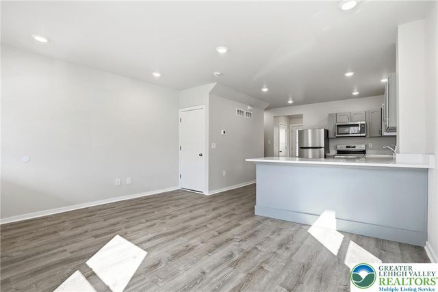 1065 Bushkill Drive, Forks Twp, PA 18042