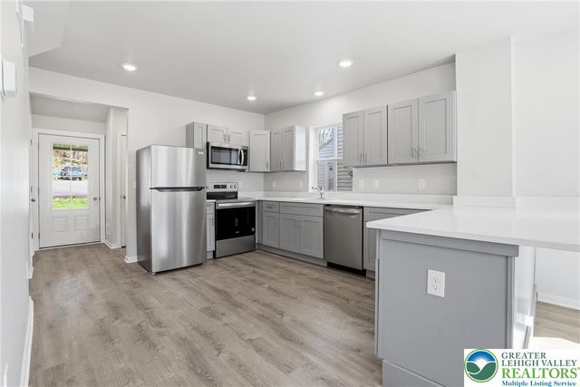 1065 Bushkill Drive, Forks Twp, PA 18042