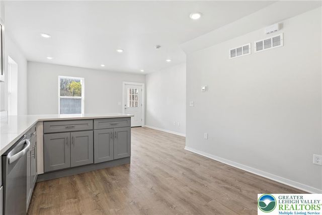1065 Bushkill Drive, Forks Twp, PA 18042
