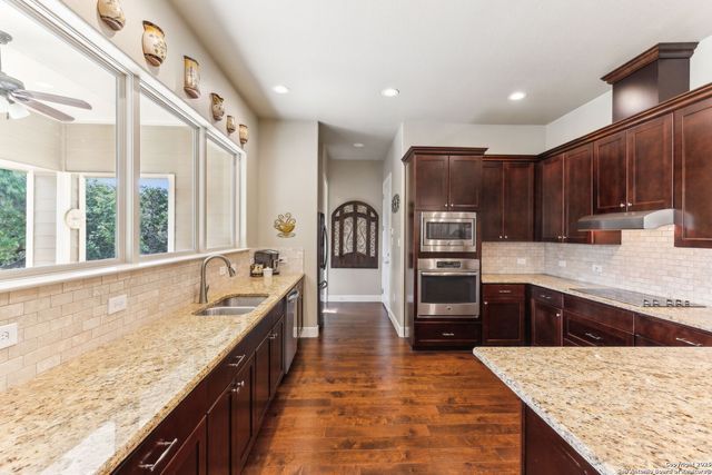 1292 Parton, Canyon Lake, TX 78133