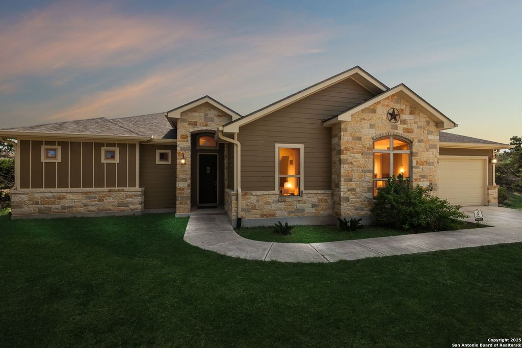 1292 Parton, Canyon Lake, TX 78133