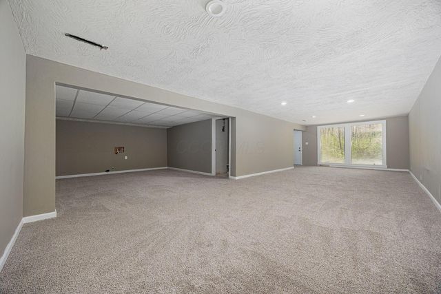 292 Tillamook Lane, Hide A Way Hills, OH 43107