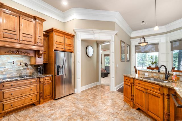 15 Lejos Lane, Hot Springs Village, AR 71909