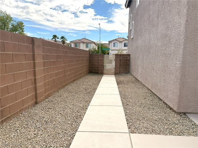 5782 Field Breeze Street, Las Vegas, NV 89148