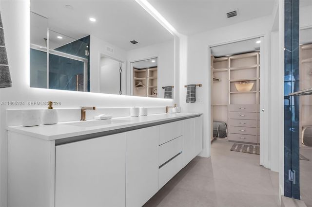 700 NE 24th St 1203, Miami, FL 33137