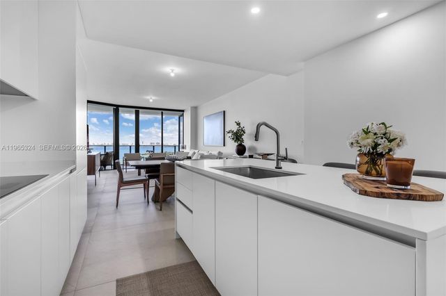 700 NE 24th St 1203, Miami, FL 33137