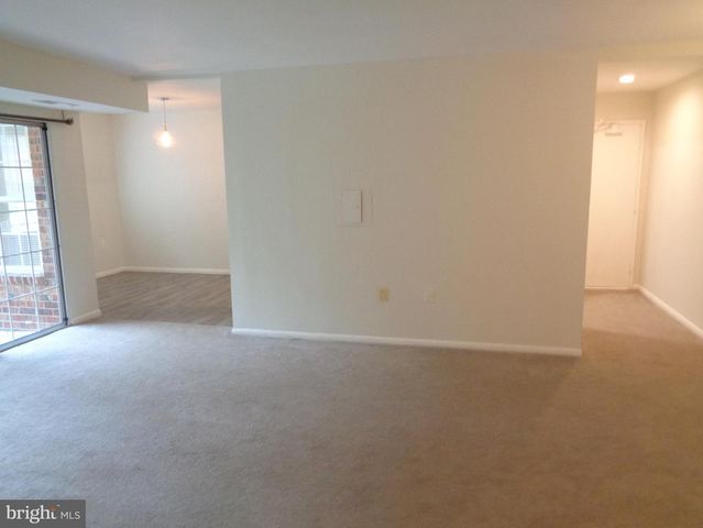 1954 KENNEDY DR #104, Mclean, VA 22102