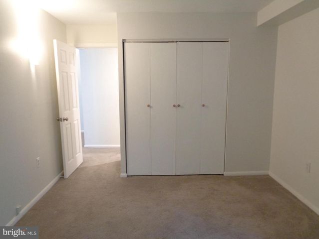 1954 KENNEDY DR #104, Mclean, VA 22102