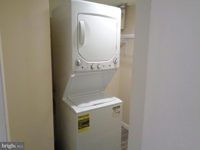 1954 KENNEDY DR #104, Mclean, VA 22102