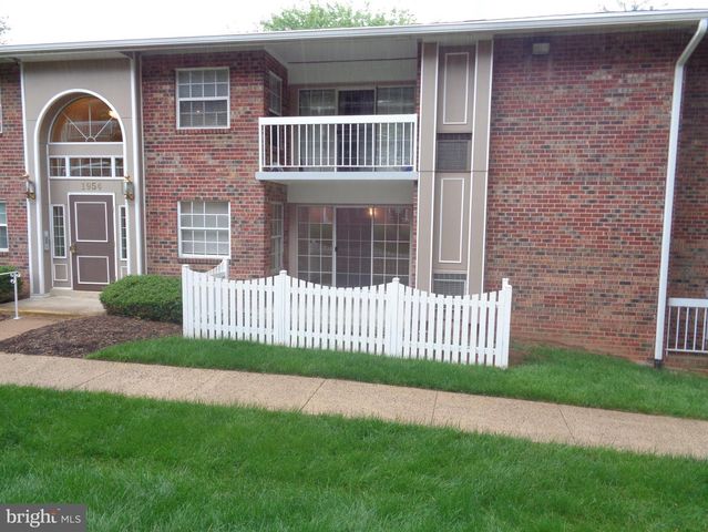 1954 KENNEDY DR #104, Mclean, VA 22102