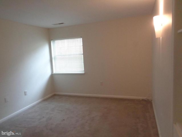 1954 KENNEDY DR #104, Mclean, VA 22102