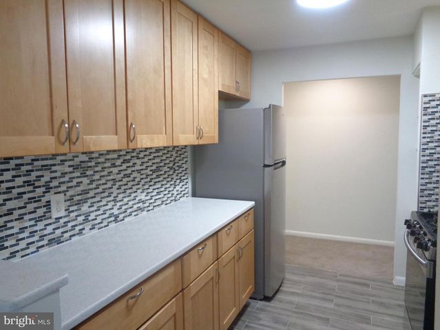 1954 KENNEDY DR #104, Mclean, VA 22102