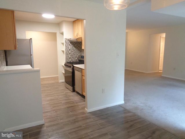 1954 KENNEDY DR #104, Mclean, VA 22102