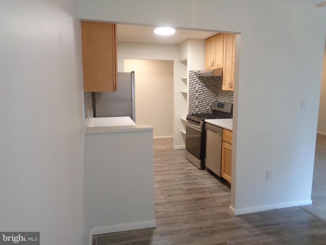 1954 KENNEDY DR #104, Mclean, VA 22102