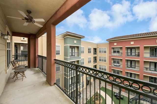 1711 Old Spanish Trail 416, Houston, TX 77054