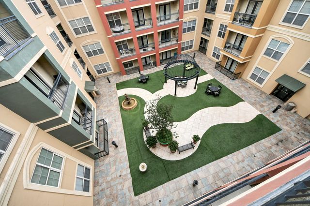 1711 Old Spanish Trail 416, Houston, TX 77054