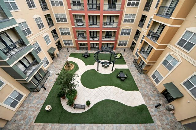 1711 Old Spanish Trail 416, Houston, TX 77054