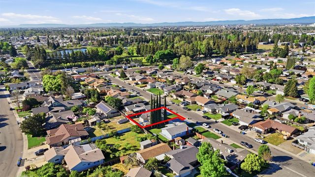 2140 Georgia Way, Turlock, CA 95382