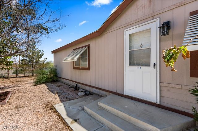 516 White Domes Drive, Overton, NV 89040