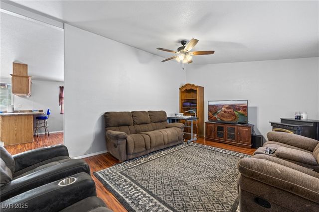 516 White Domes Drive, Overton, NV 89040