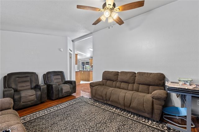 516 White Domes Drive, Overton, NV 89040