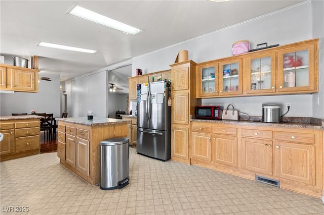 516 White Domes Drive, Overton, NV 89040