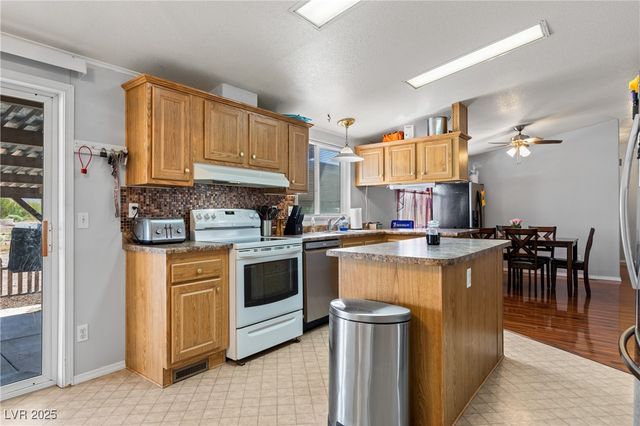 516 White Domes Drive, Overton, NV 89040