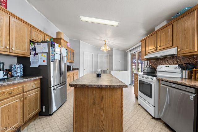 516 White Domes Drive, Overton, NV 89040