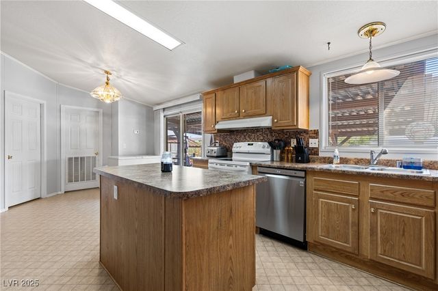 516 White Domes Drive, Overton, NV 89040