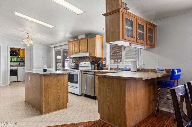 516 White Domes Drive, Overton, NV 89040