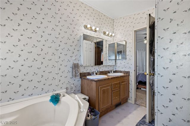 516 White Domes Drive, Overton, NV 89040