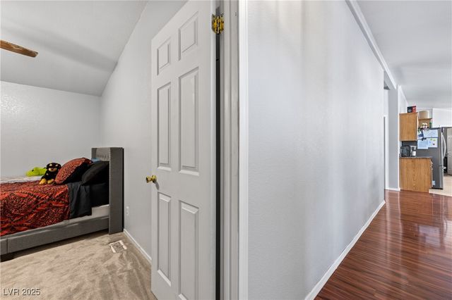 516 White Domes Drive, Overton, NV 89040