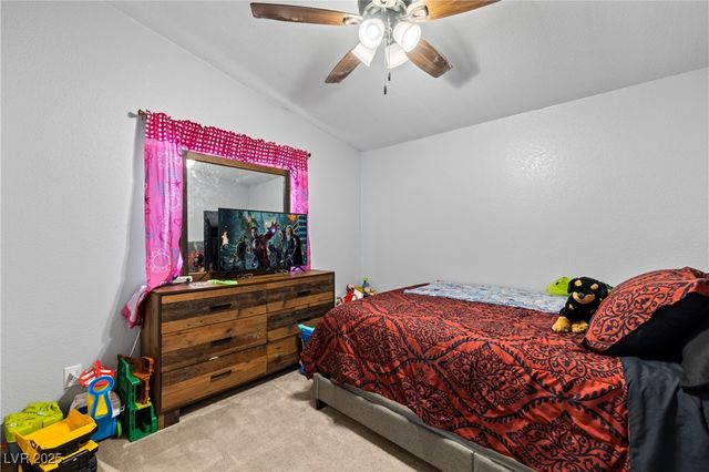 516 White Domes Drive, Overton, NV 89040