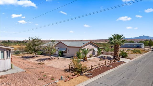 516 White Domes Drive, Overton, NV 89040