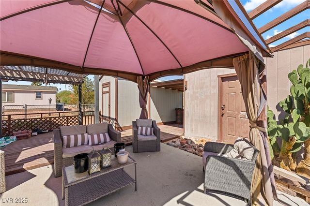 516 White Domes Drive, Overton, NV 89040